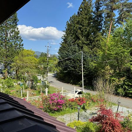 ホテル ペンション蘭峰 富士河口湖町 エクステリア 写真