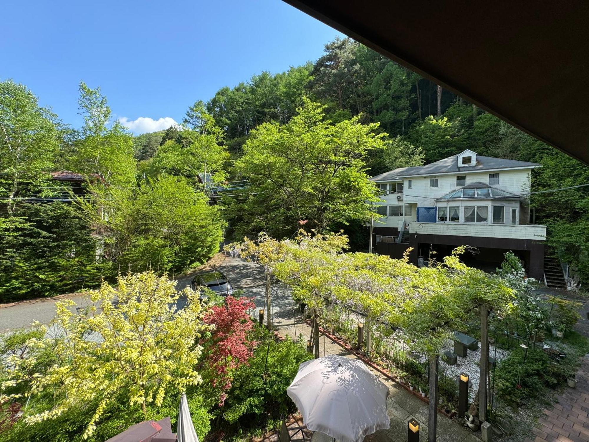 ホテル ペンション蘭峰 富士河口湖町 エクステリア 写真