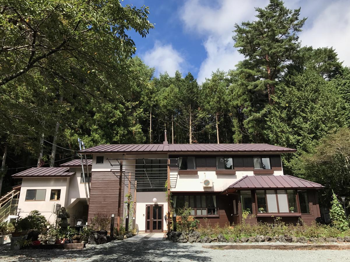 ホテル ペンション蘭峰 富士河口湖町 エクステリア 写真